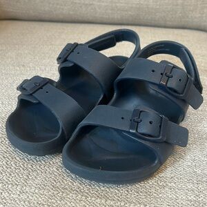 Boys Velcro Sandals 💙